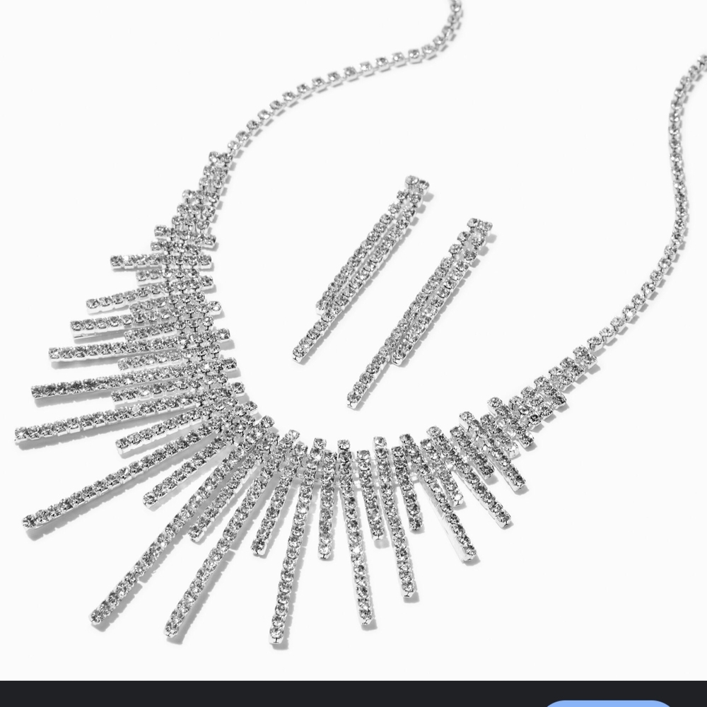 Elegant Silver Necklace and Earring Set